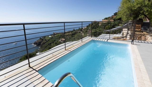 BNB RENTING Breathtaking luxurious villa with sea-view in Théoule sur Mer