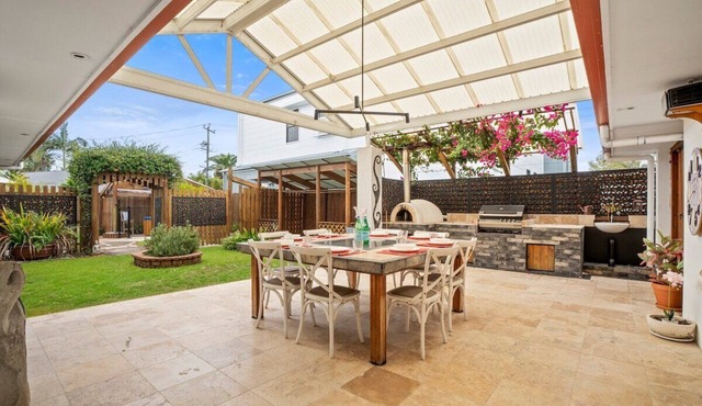 Bnbbooking - Burleigh Oasis, heated Spa