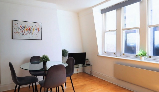 BnBNook - Bright 1BR Close to St. Paul's and Temple