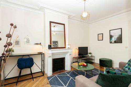 BnBNova - Notre-Dame - 1BR with Balcony