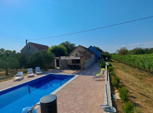 Božini dvori