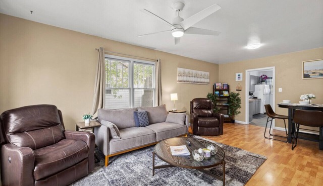 Bo`s Heart of Central Billings Green Retreat w/Hot Tub | near park | Game Room | Office