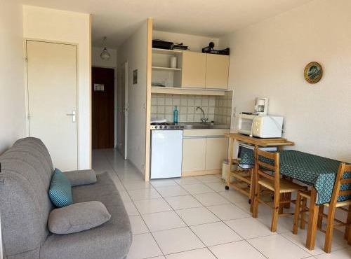BO090-F94 Appartement Studio cabine 3 couchages BORMES LES MIMOSAS