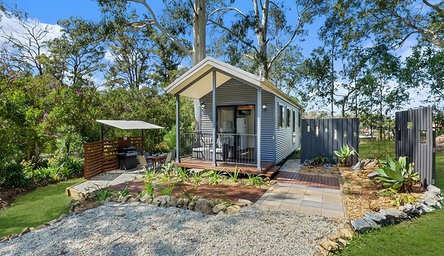 Boambee Cottage is a one-bedroom, self-contained cottage with everything you need.