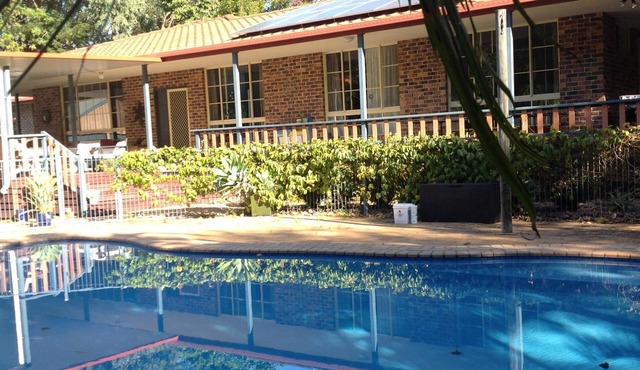 Boambee Retreat - 4 Bedroom Home with Pool near Beach sleeps 8