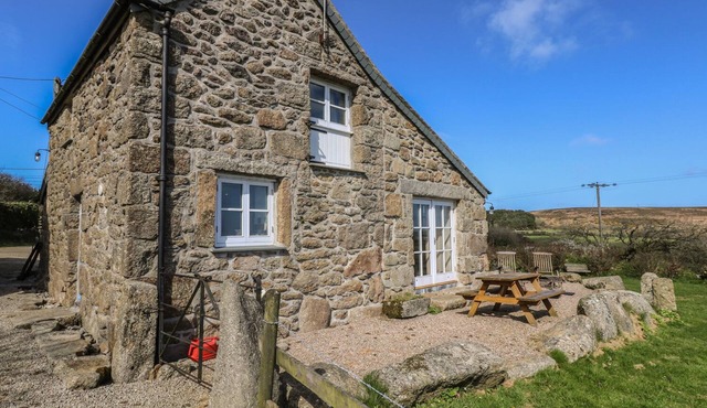 BOAR'S HOUSE, with a garden in Penzance