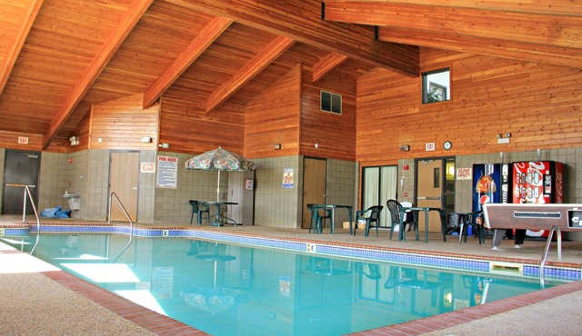 Boarders Inn & Suites by Cobblestone Hotels - Wautoma