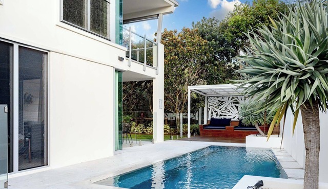 Boardrider Retreat Coolum - walk to beach