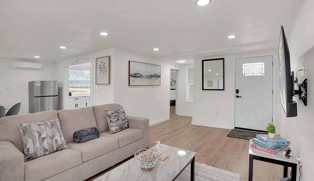 Boardwalk Bungalow 1 For 6