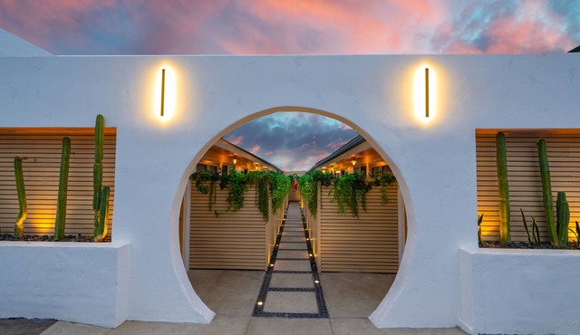 Boardwalk Hotel: Bikes, Boards & Beach Gear Included