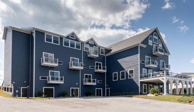 Boardwalk Hotel on Lake Anna by Kasa