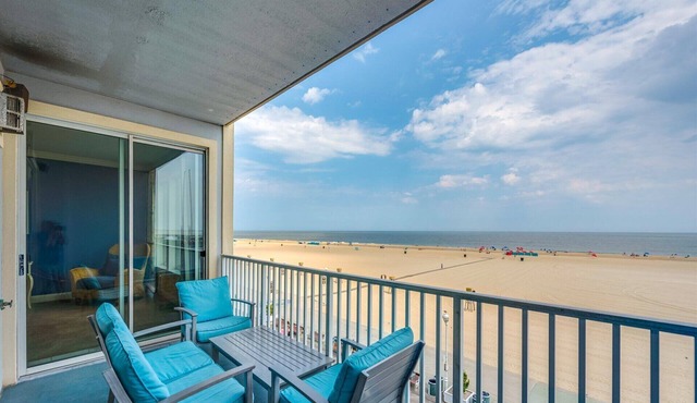🏖️Boardwalk Luxury Living Oceanfront Balcony Updated & Fully Equipped 🏖️