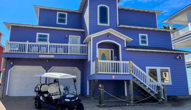 Boardwalk, Shared Heated Pool and Golf Cart Included