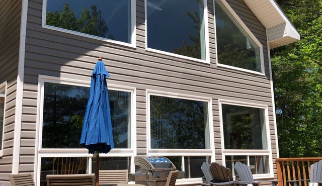Boat Access Cottage on Buck Lake, 25 minutes N of Kingston ON