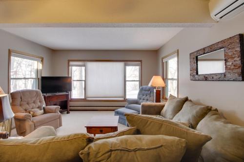 Boat and Hike Up North! Lakefront Minnesota Duplex