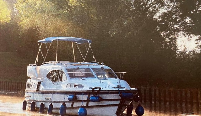 Boat at the dock or in navigation without a license