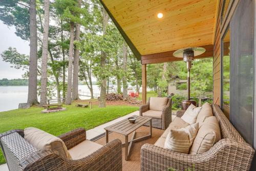 Boat Dock, BBQ & Fireside Fun: Clam Lake Cabin