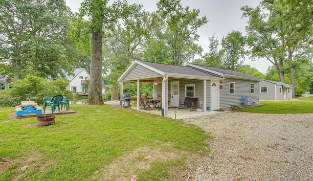 Boat Dock: Couple's Grand Lake Getaway!
