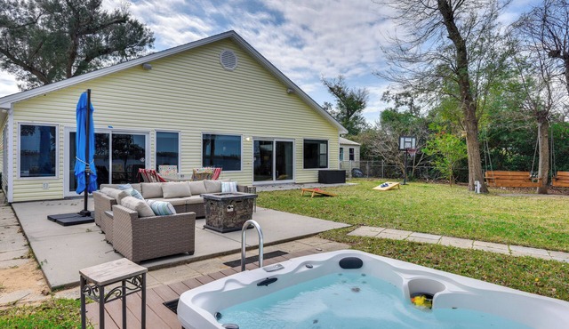 Boat Dock & Game Room: Waterfront Panama City Gem