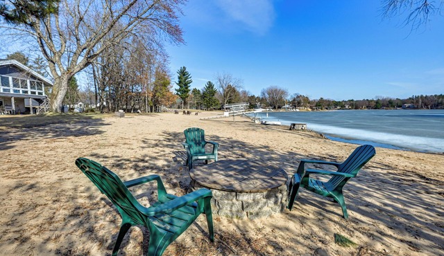 Boat Dock, Hot Tub & Deck: Lakefront Nekoosa Home!