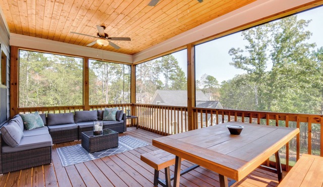 Boat Dock + Lake Hartwell Access: Family Getaway!