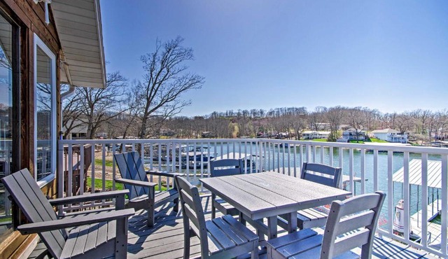 Boat Dock, Lake-View Decks! Ozarks Reunion Retreat