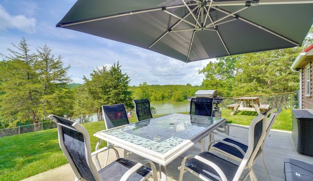 Boat Dock: Pet-Friendly Douglas Lake Getaway!