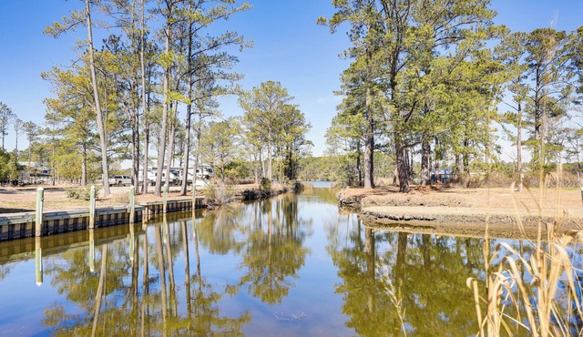 Boat Dock & Ramp: Canal-Front Home!