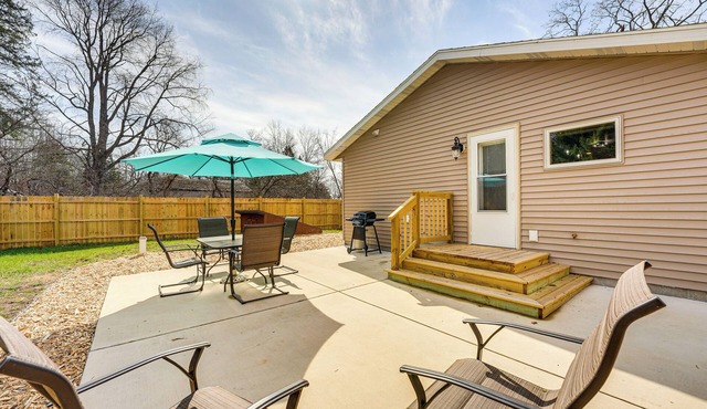 Boat, Fish & Hike: Cozy Getaway in Twin Lake!