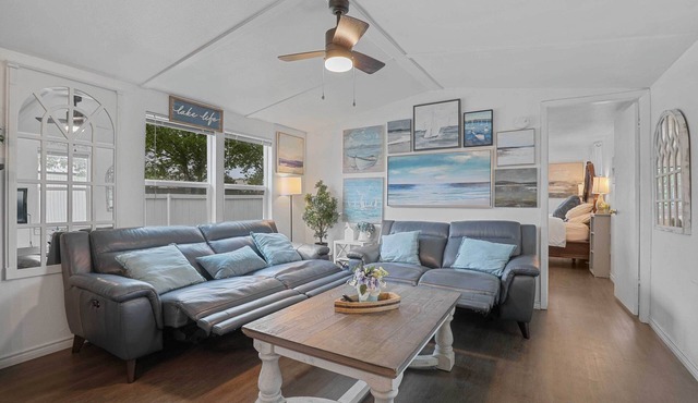 Boat & Fish on Lewisville Lake: Pet-Friendly Haven