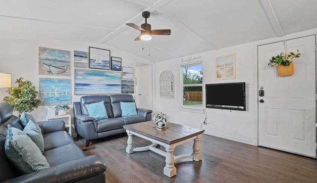 Boat & Fish on Lewisville Lake: Pet-friendly Haven