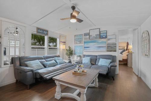 Boat & Fish on Lewisville Lake: Pet-Friendly Haven
