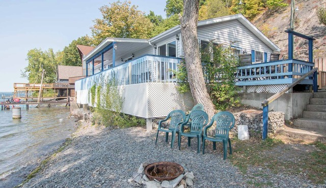 Boat, Grill & Unwind: Lakefront Cayuga Home!