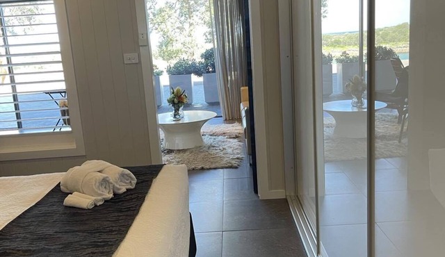 Boat Harbour @ Port Stephens coastal beach apartment - 30metres walk to beach!