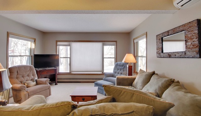 Boat & Hike Up North! Lakefront Minnesota Duplex