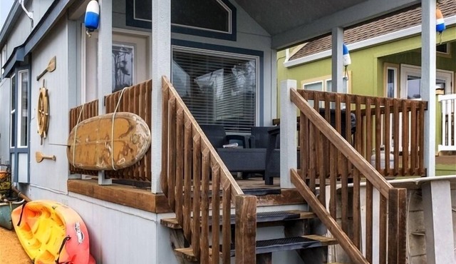 Boat House - Right on the dock facing the historic Noyo Harbor and the Pacific ocean itself