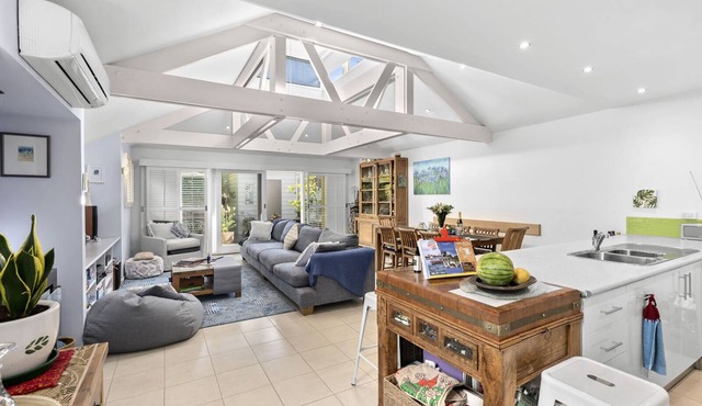 Boat House Villa 2 - Walk to the beach, shops, restaurants