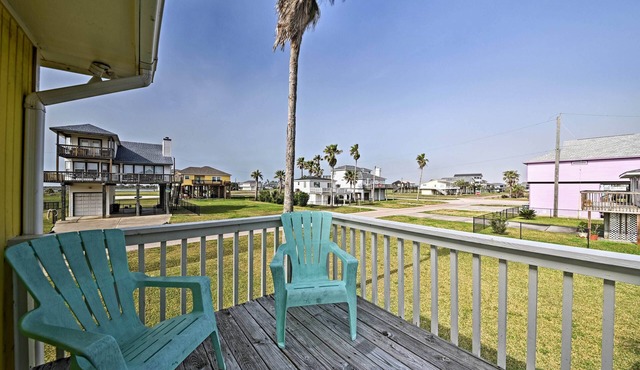 Boat Launch & Fishing Pier: Beach Hub in Galveston