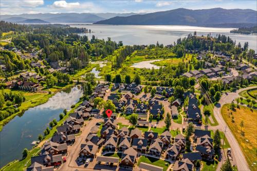 Boat on Lake Pend Oreille Ski at Schweitzer