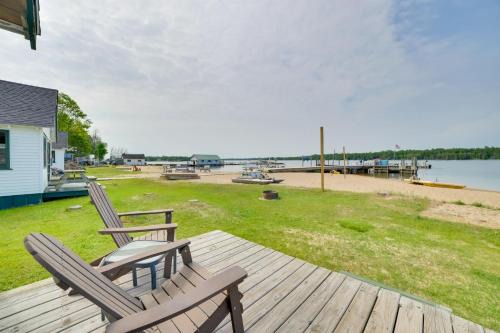 Boat, Paddle & Swim! Lakefront Cabin in Cedarville