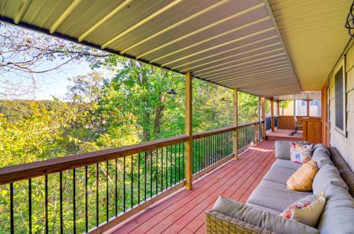 Boat Parking & Fire Pit! Lake Cumberland Retreat