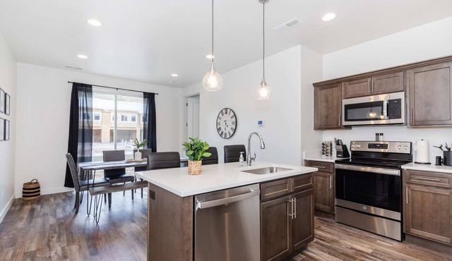 Boat Parking/Game Garage /Sleeps 12 /3BR3BA