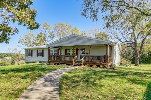 Boat Truman & Lake of the Ozarks: Country Getaway!