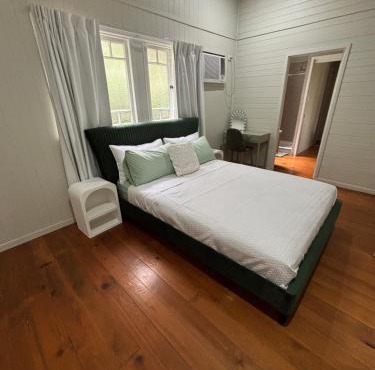 BOATERS COTTAGE Townsville 3Brm home