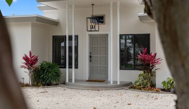 Boaters Paradise - Stylish 3/2 - w/ Boat Dock