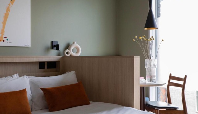 Bob W London Tower Hill - Studios