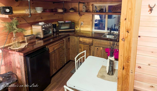 Bobber's On The Lake - Cabin 2