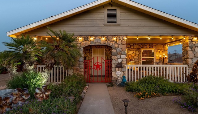 BOBBYSUE’S ROCK HOUSE RANCH NESTLED BETWEEN JOSHUA TREE AND PALM SPRINGS