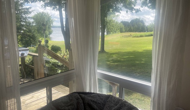 Bobcaygeon Waterfront + Pool + Hot Tub + Dock +BBQ