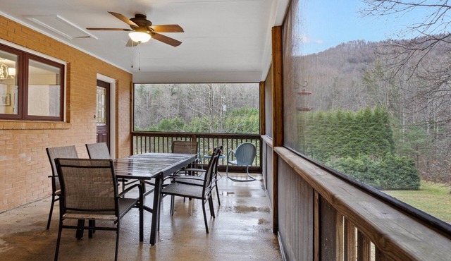 Bobs Creek Retreat, Hikers and Bikers Delight